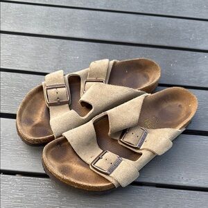Birkenstock Tan Sandals Comfortable and Versatile